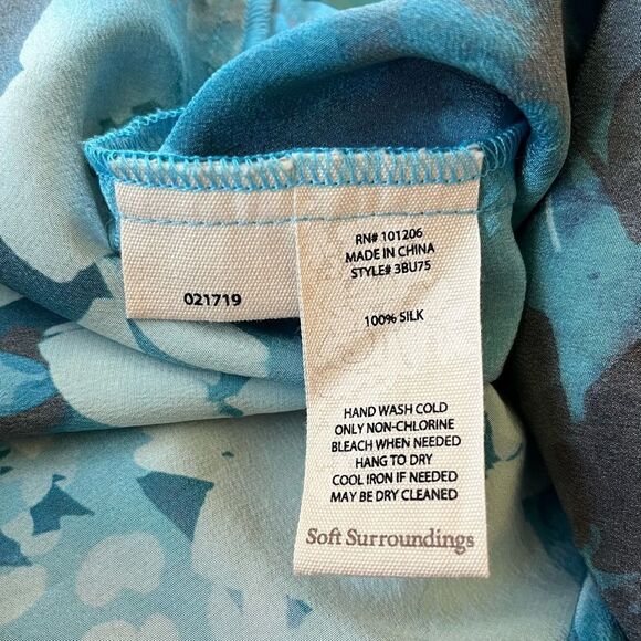 Soft Surroundings Jolene Silk Floral Button Up Shirt Blue Tunic Top Petite Large - Picture 10 of 11